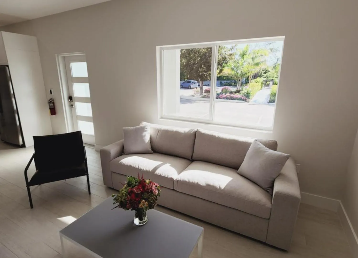 Modern 2 Bedroom Walking Distance To The Beach! West Bay Apartamento