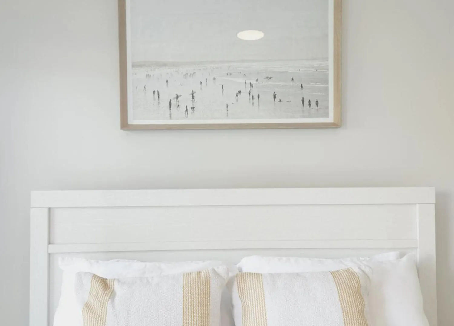 Modern 2 Bedroom Walking Distance To The Beach! West Bay Apartment