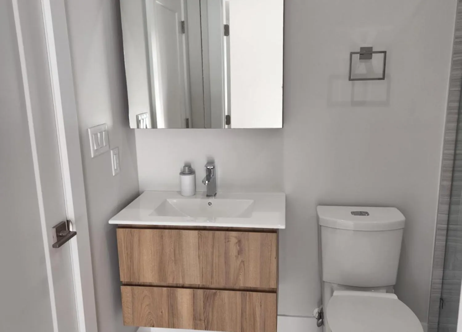 Apartment Modern 2 Bedroom Walking Distance To The Beach! West Bay Cayman Islands