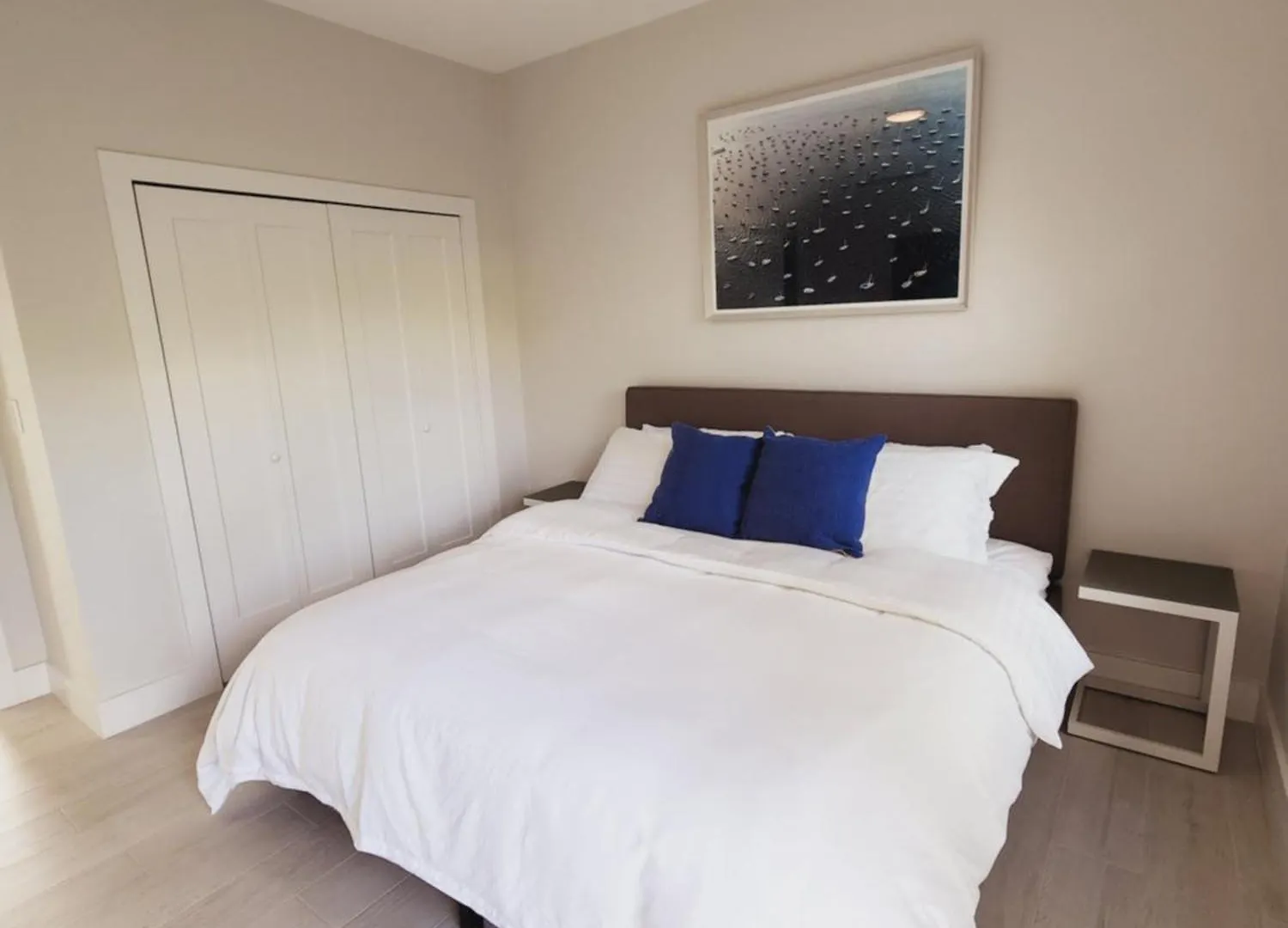 Apartment Modern 2 Bedroom Walking Distance To The Beach! West Bay